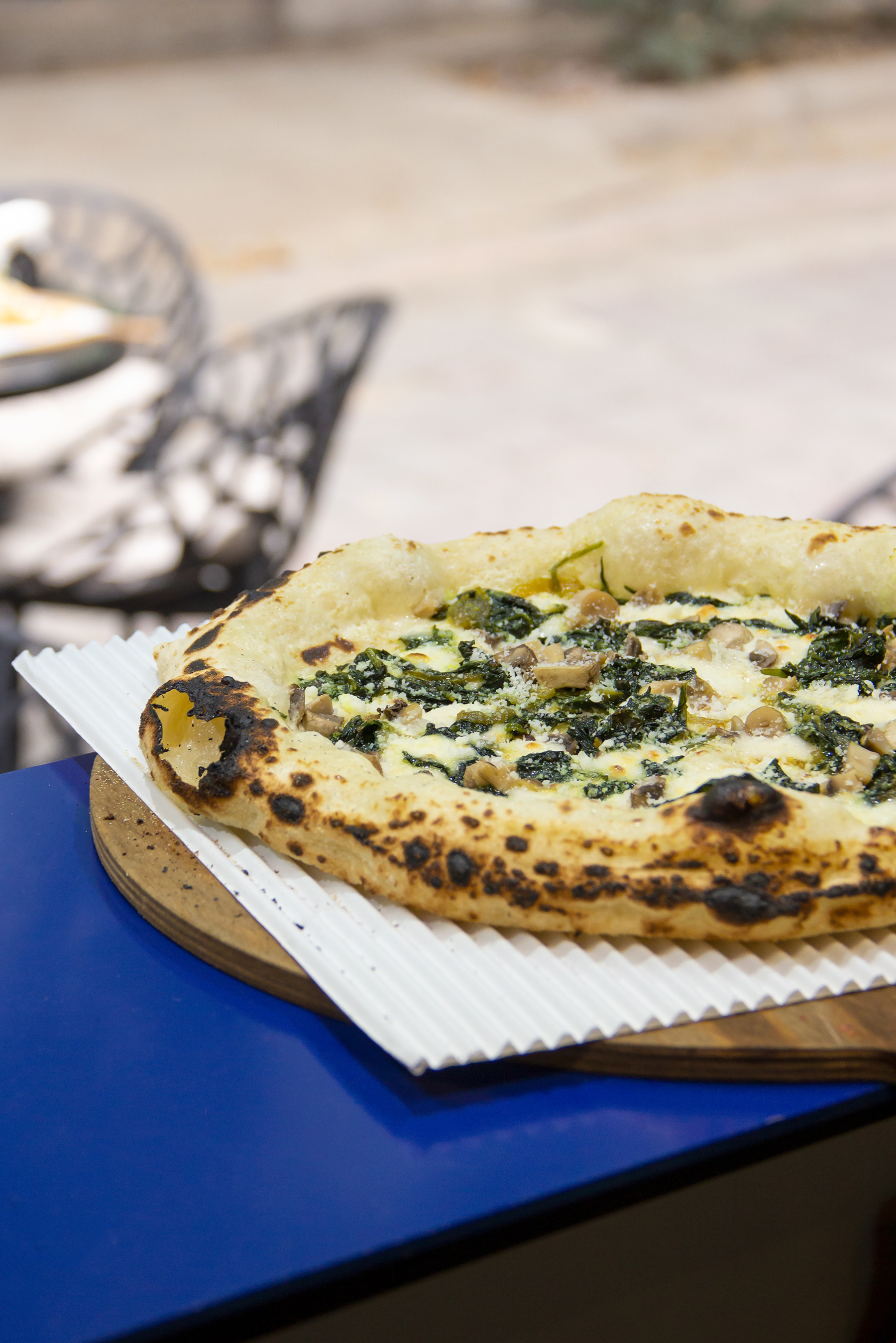 پیتزا ناپُلیتن - اسفناج