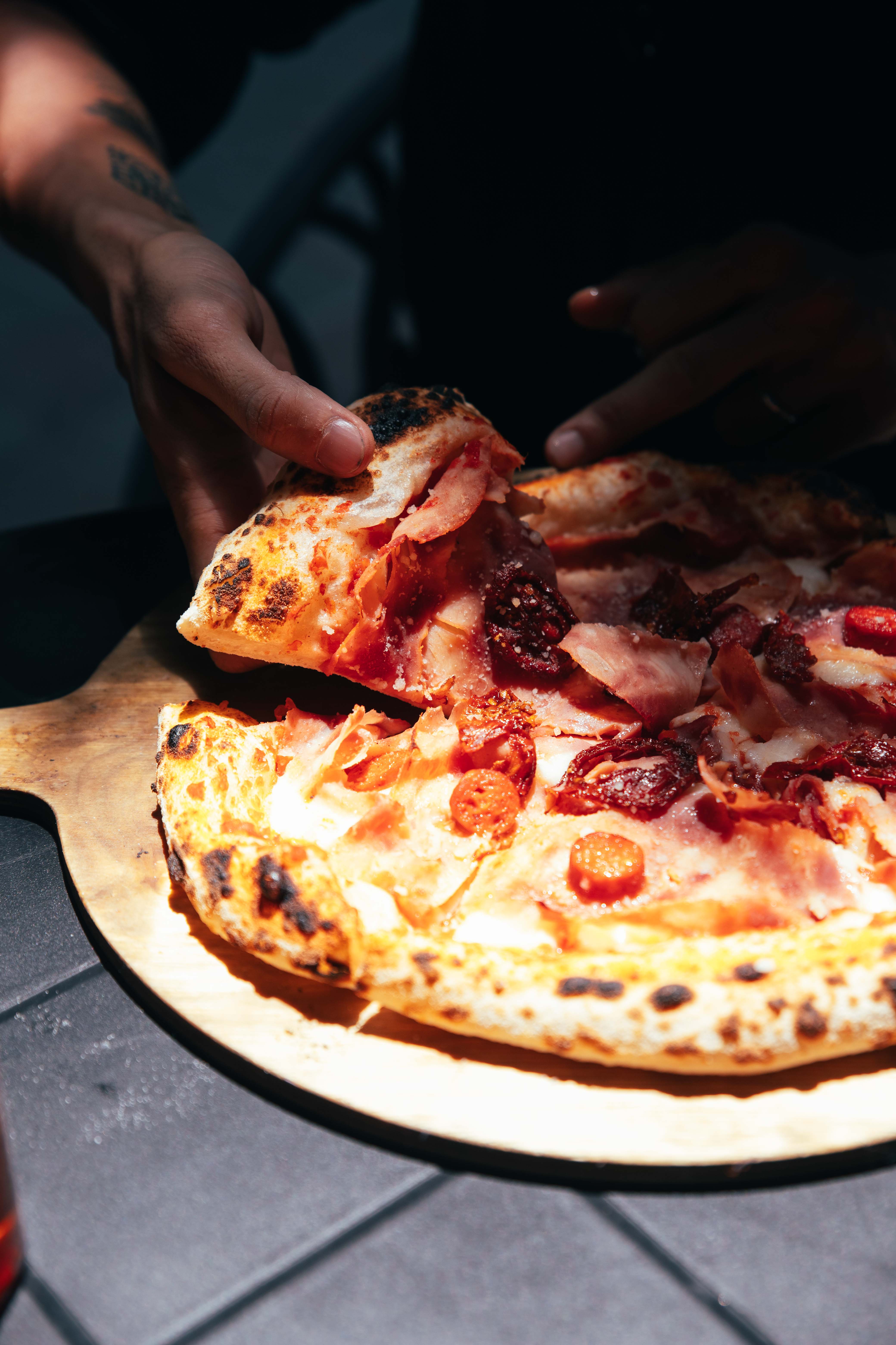  پیتزا ناپُلیتن -بیکن و چوریتزو